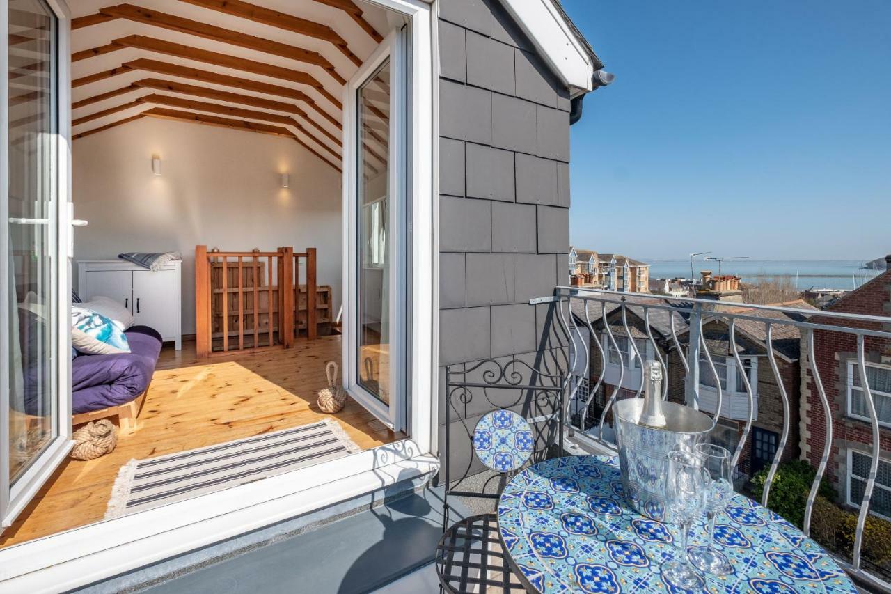 Blue Winds And Waves Appartement Cowes  Buitenkant foto